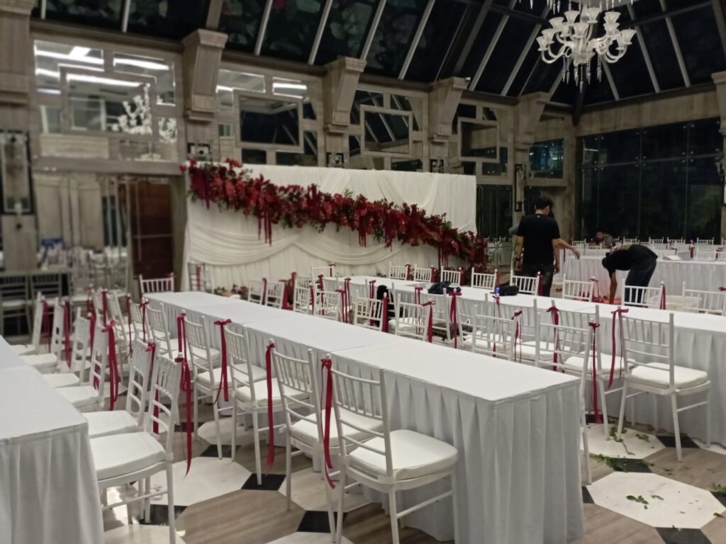 sewa kursi tiffany bekasi